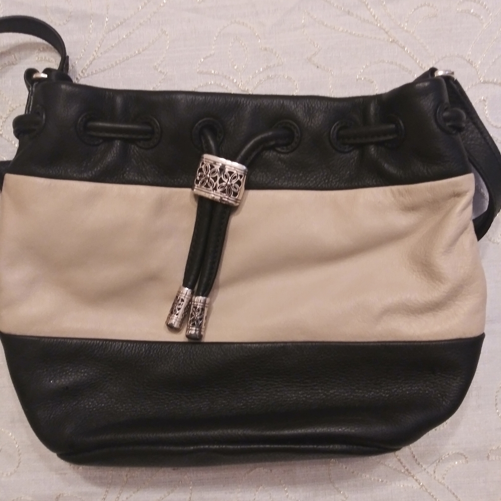 Brighton medium size blue cream leather purse